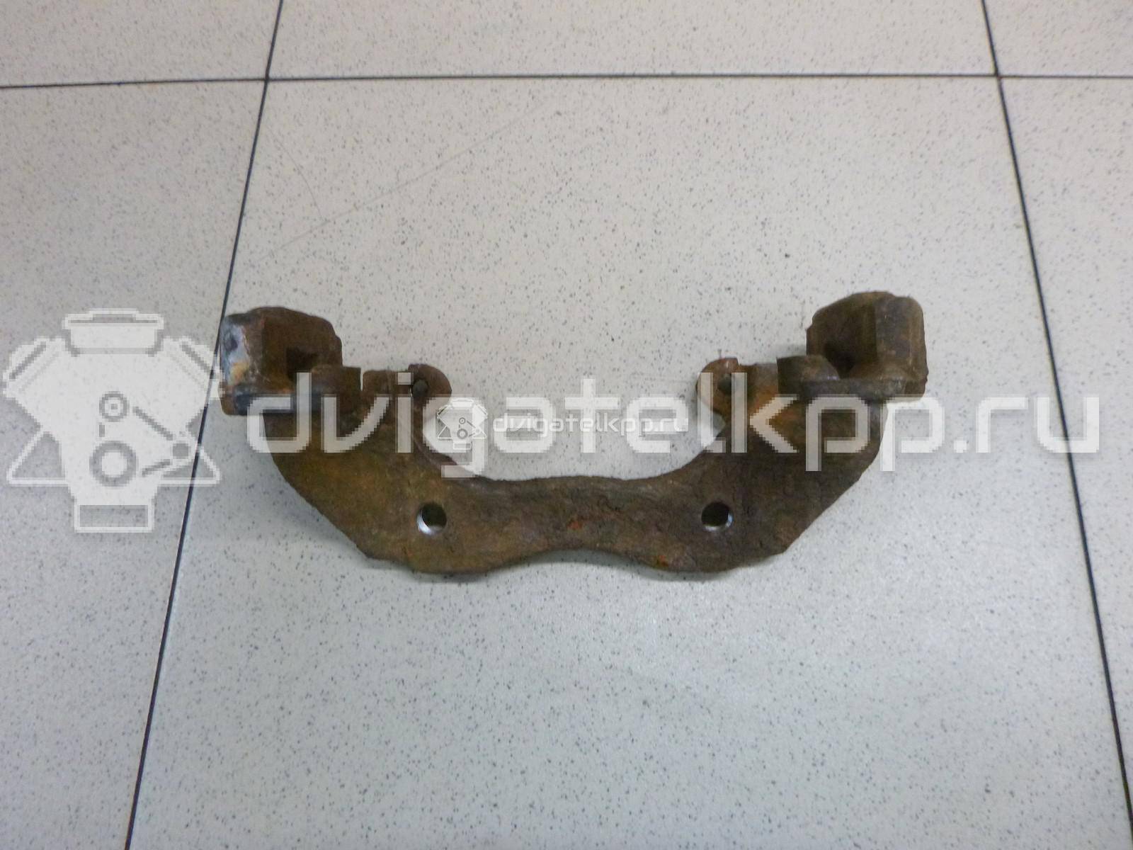 Фото Скоба суппорта переднего  1471710 для Ford Focus / C-Max {forloop.counter}}