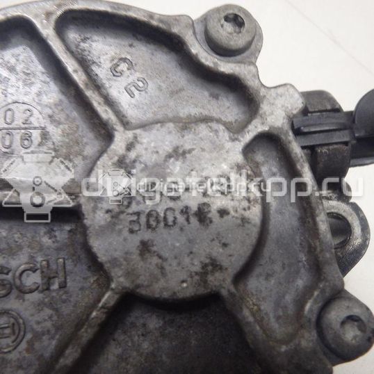 Фото Насос вакуумный  1487860 для Ford Fiesta / Focus / C-Max / Galaxy / S-Max