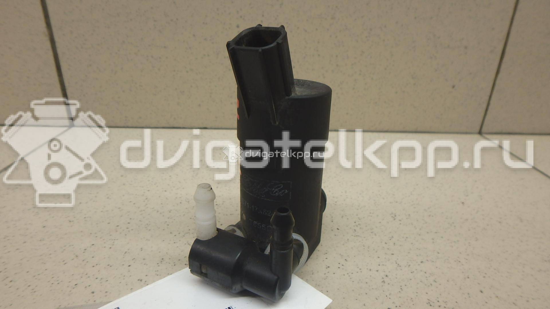 Фото Насос омывателя  1355124 для Ford Focus / C-Max / Galaxy / Grand / Kuga {forloop.counter}}