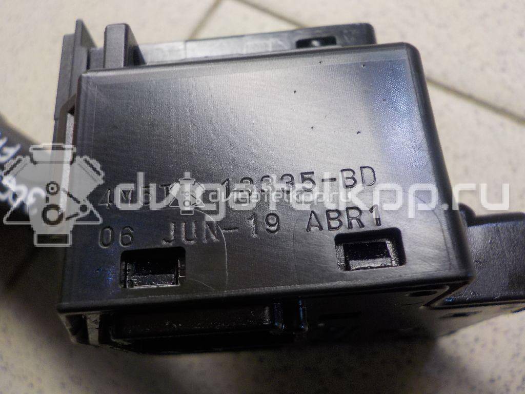 Фото Переключатель поворотов подрулевой  1362588 для Ford Focus {forloop.counter}}