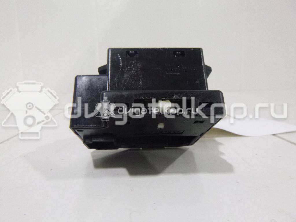 Фото Переключатель поворотов подрулевой  1362588 для Ford Focus {forloop.counter}}