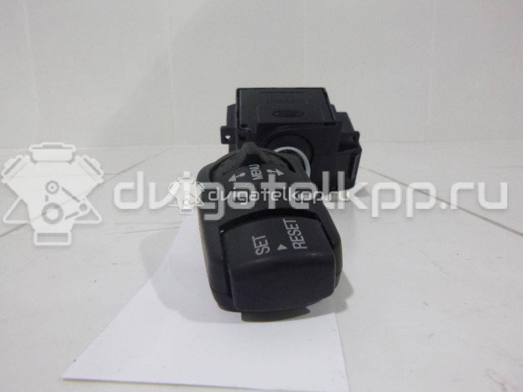 Фото Переключатель поворотов подрулевой  1362588 для Ford Focus {forloop.counter}}