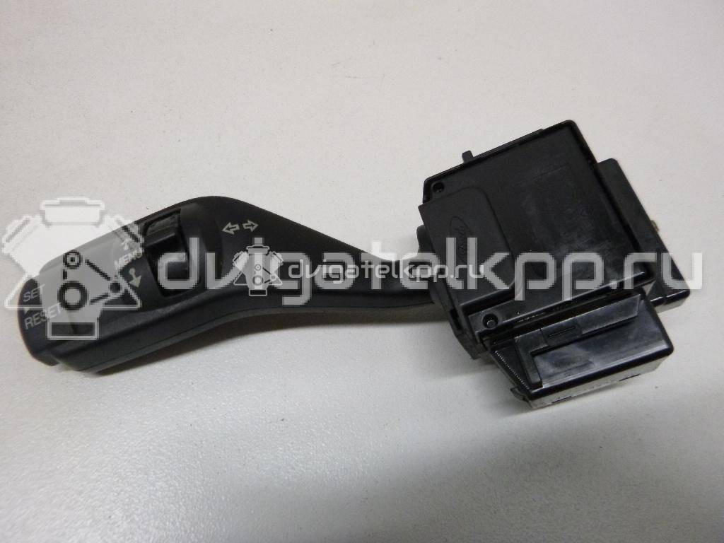 Фото Переключатель поворотов подрулевой  1362588 для Ford Focus {forloop.counter}}