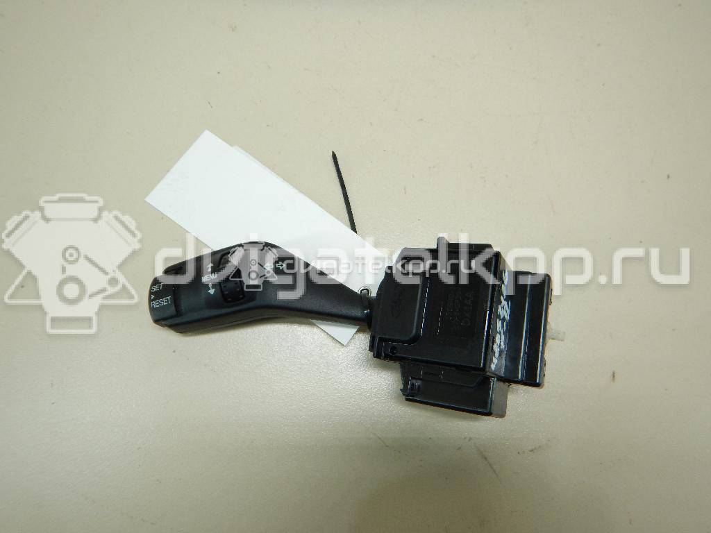 Фото Переключатель поворотов подрулевой  1362588 для Ford Focus {forloop.counter}}
