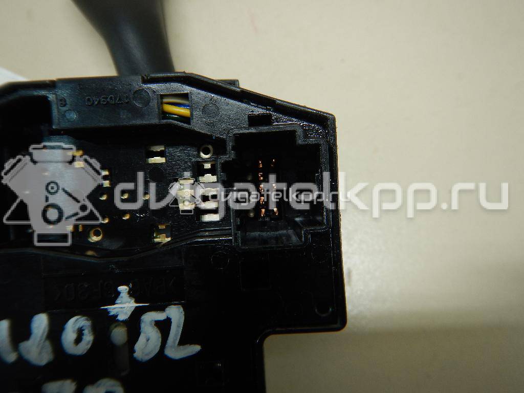 Фото Переключатель поворотов подрулевой  1362588 для Ford Focus {forloop.counter}}