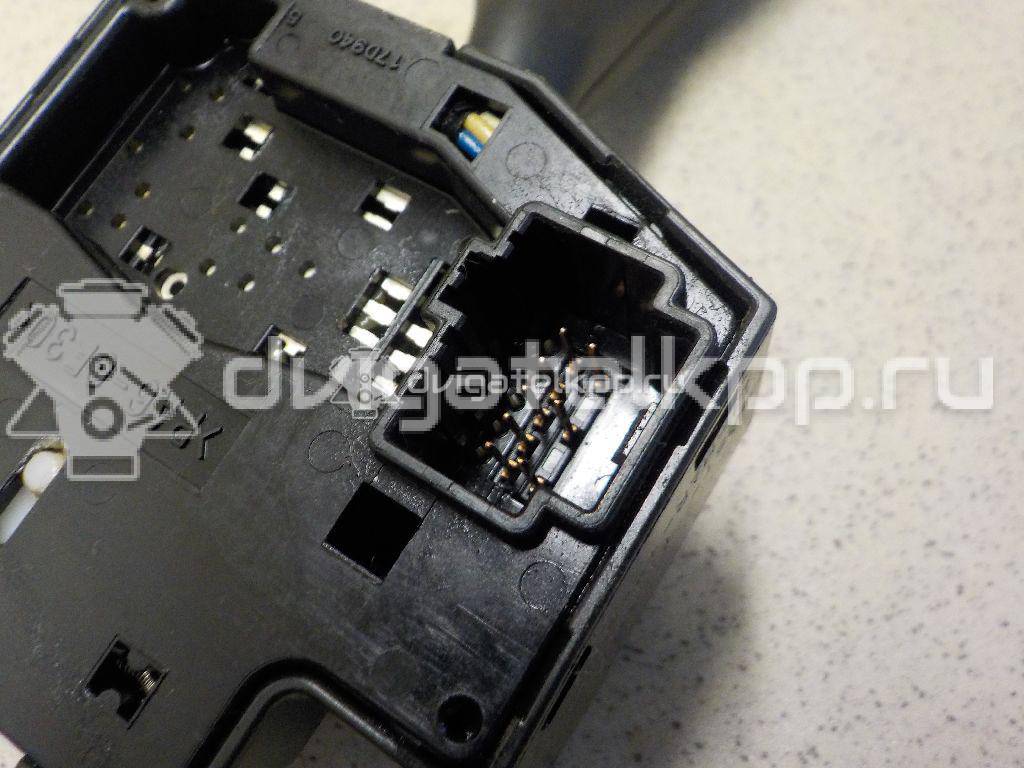 Фото Переключатель поворотов подрулевой  1362588 для Ford Focus {forloop.counter}}