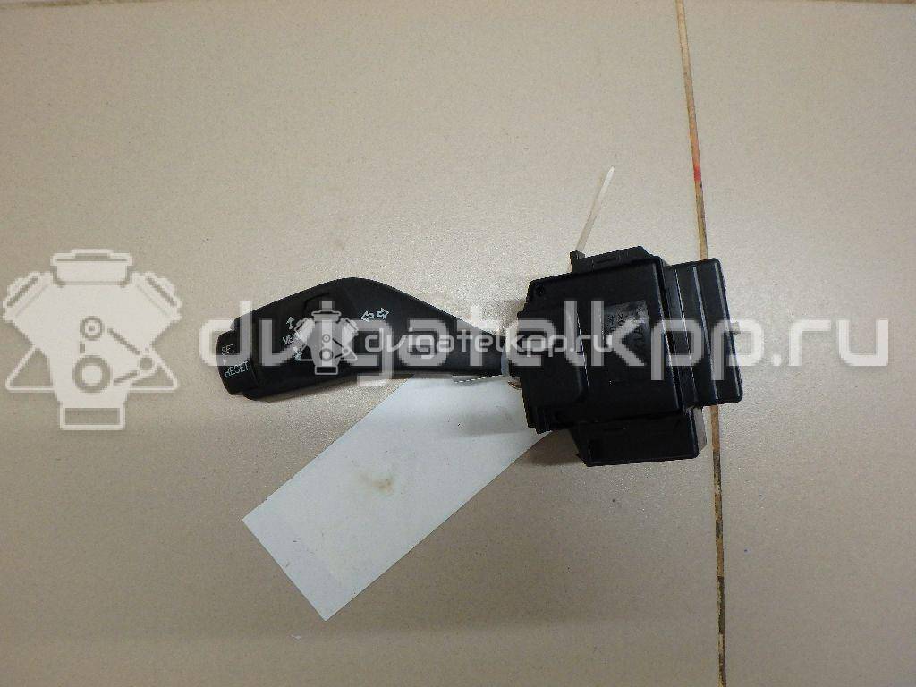 Фото Переключатель поворотов подрулевой  1362588 для Ford Focus {forloop.counter}}