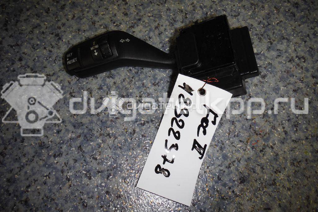 Фото Переключатель поворотов подрулевой  1362588 для Ford Focus {forloop.counter}}