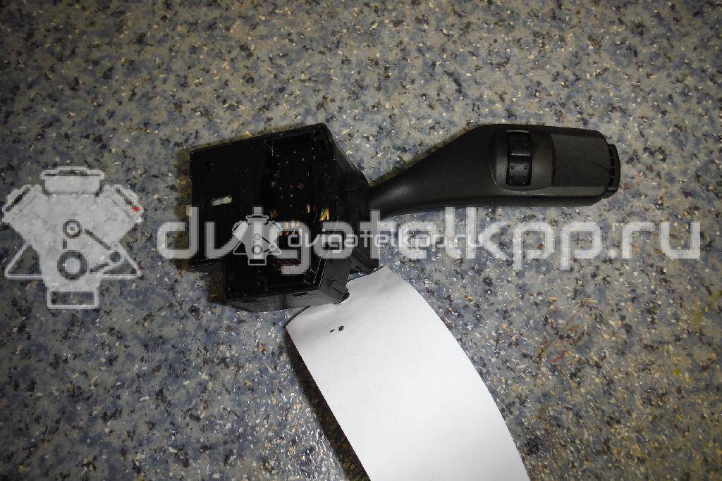 Фото Переключатель поворотов подрулевой  1362588 для Ford Focus {forloop.counter}}