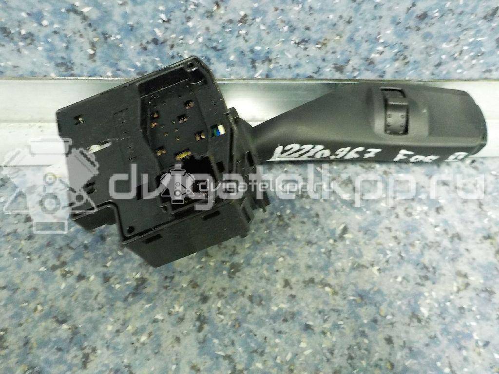 Фото Переключатель поворотов подрулевой  1362588 для Ford Focus {forloop.counter}}
