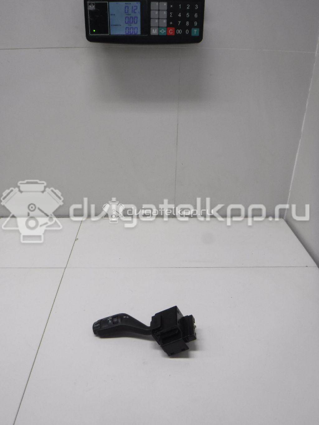 Фото Переключатель поворотов подрулевой  1362588 для Ford Focus {forloop.counter}}