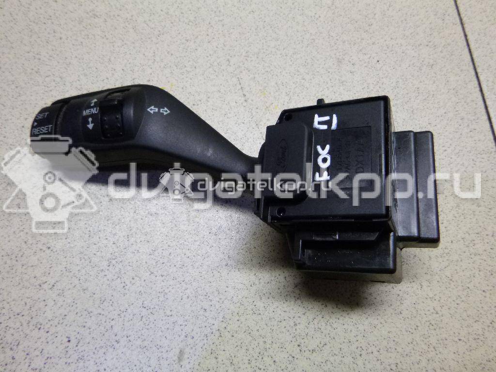 Фото Переключатель поворотов подрулевой  1362588 для Ford Focus {forloop.counter}}
