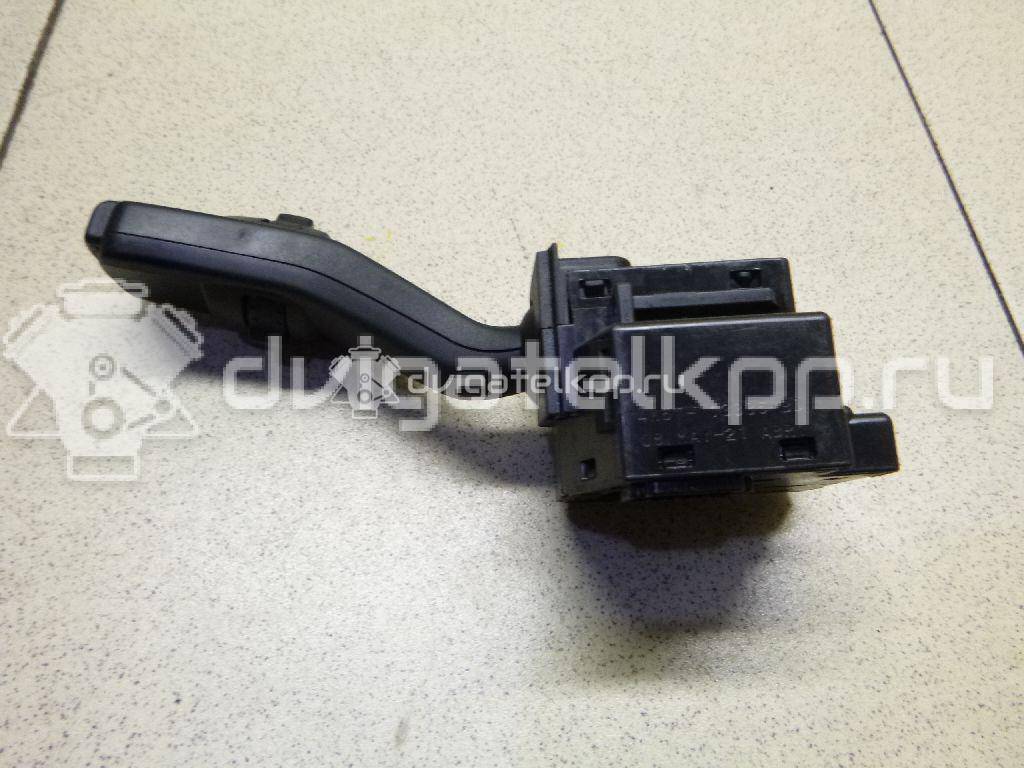 Фото Переключатель поворотов подрулевой  1362588 для Ford Focus {forloop.counter}}