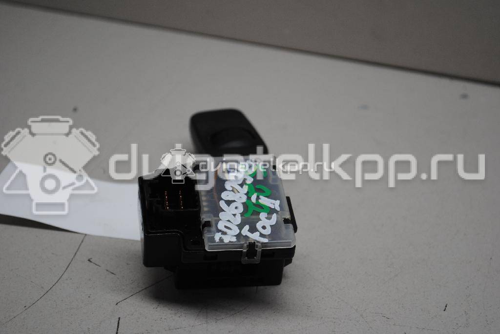 Фото Переключатель стеклоочистителей  1350067 для Ford Focus {forloop.counter}}
