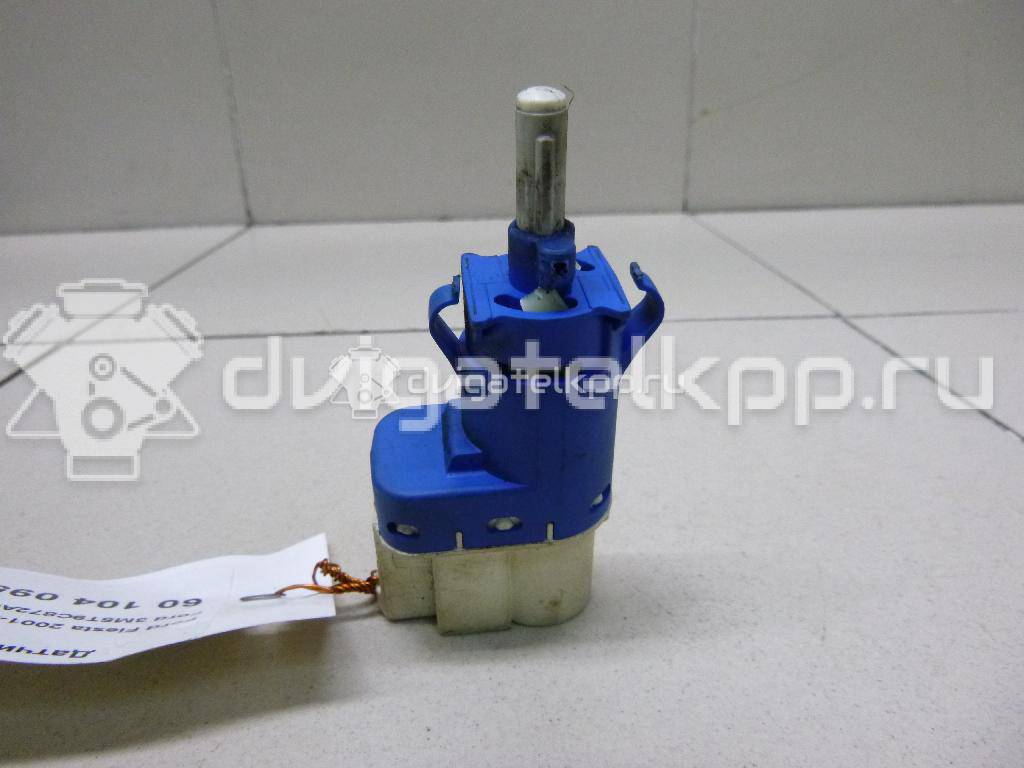 Фото Датчик включения стопсигнала  3M5T9C872AC для Ford Fiesta / Focus / Tourneo / C-Max / Galaxy {forloop.counter}}