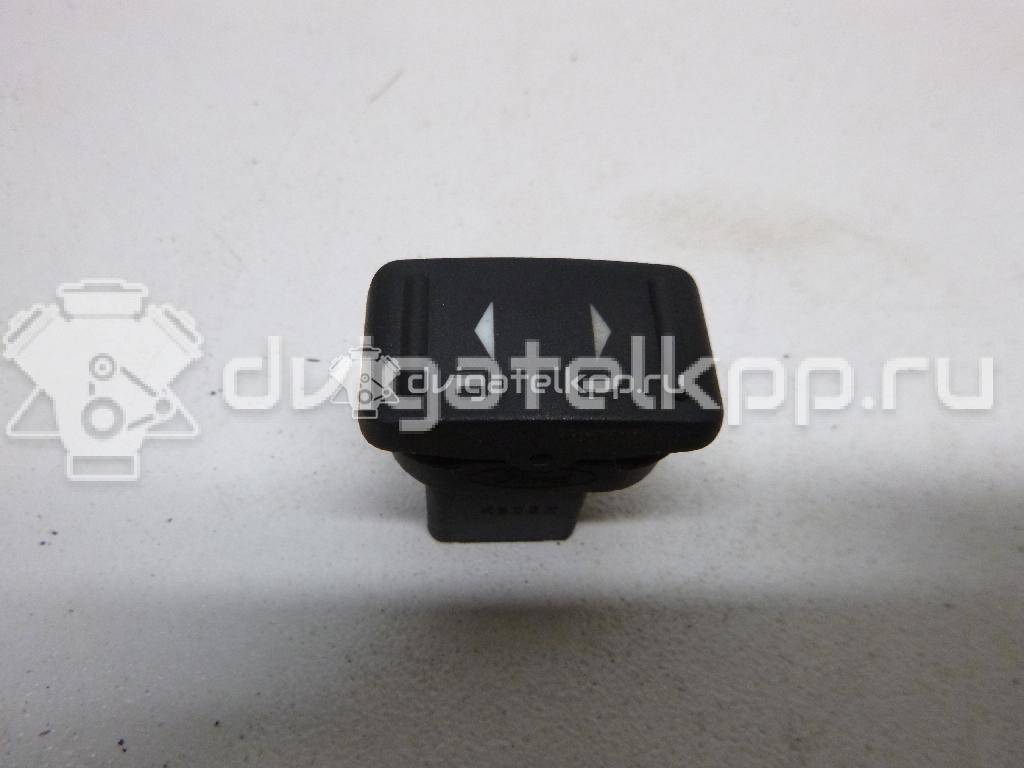 Фото Кнопка стеклоподъемника  1223143 для Ford Focus {forloop.counter}}