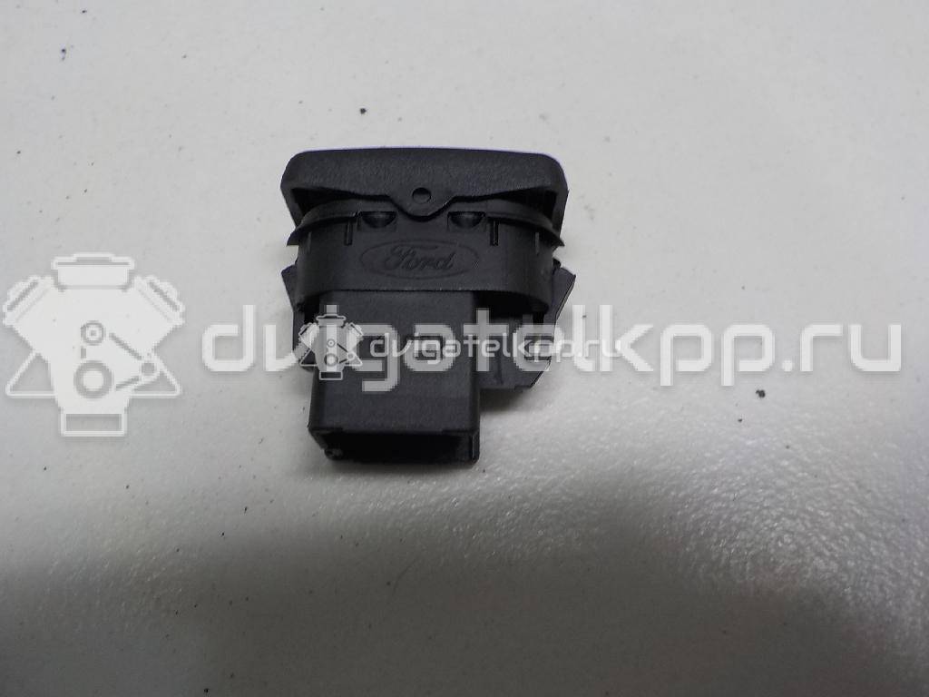 Фото Кнопка стеклоподъемника  1223143 для Ford Focus {forloop.counter}}