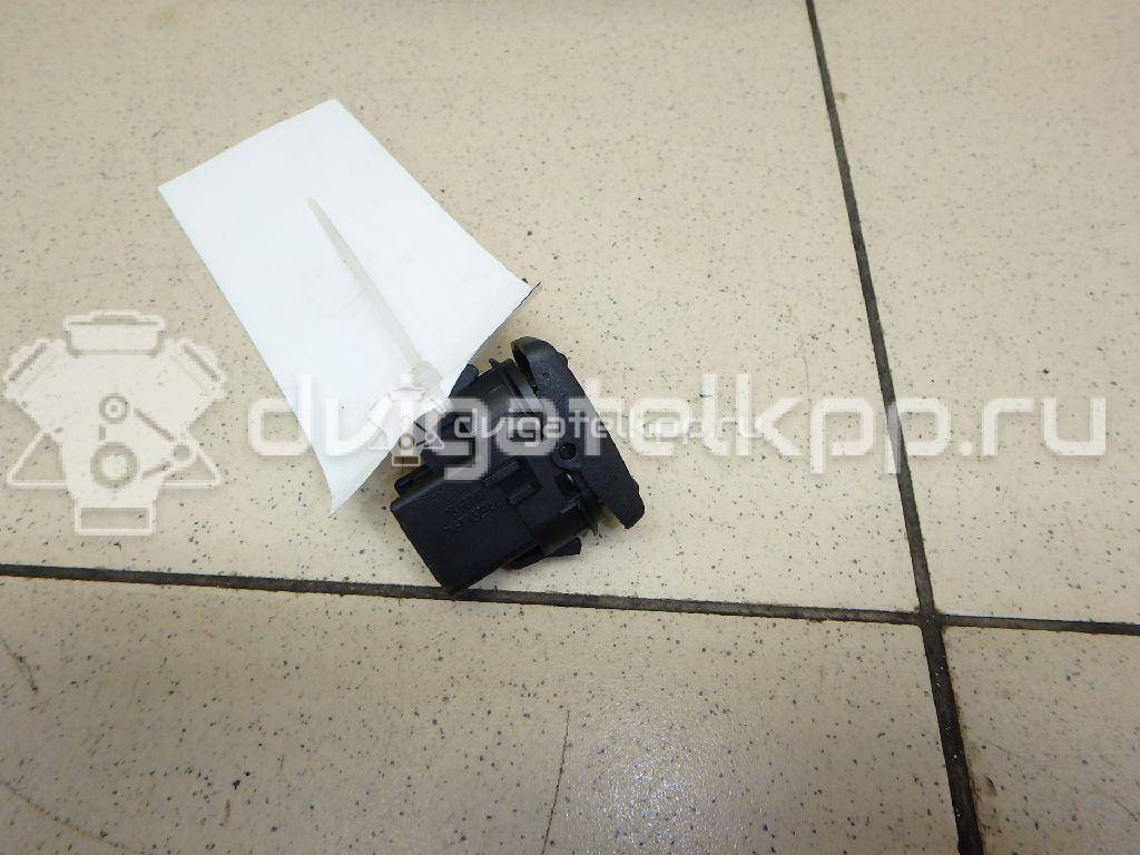 Фото Кнопка стеклоподъемника  1223143 для Ford Focus {forloop.counter}}