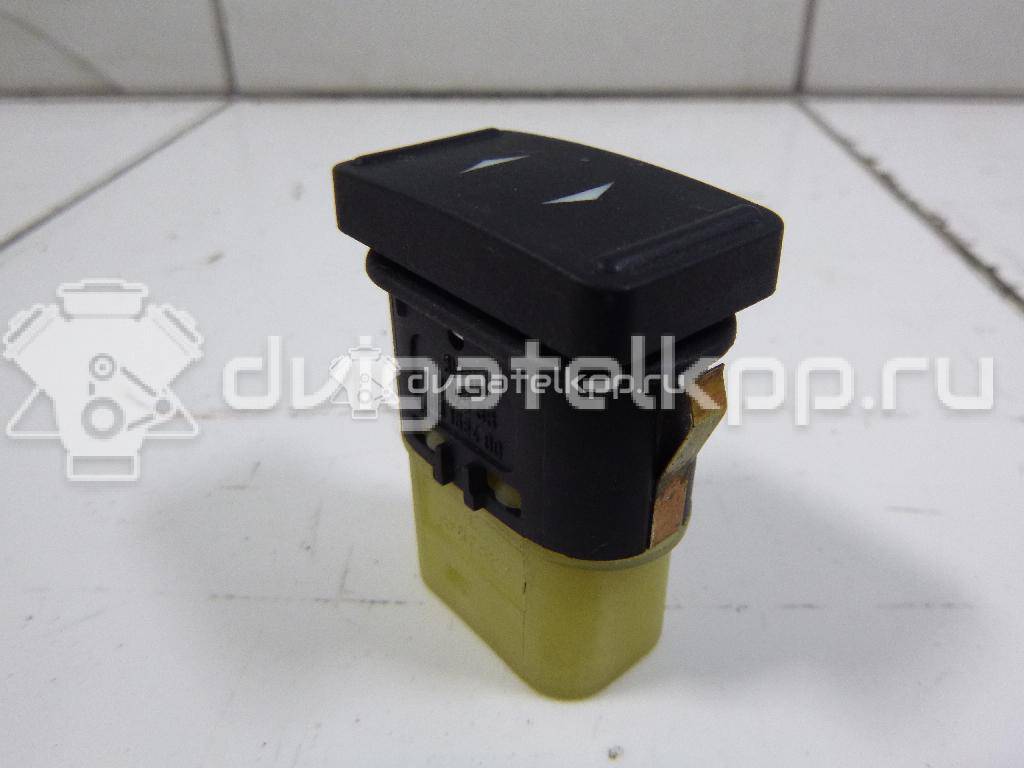 Фото Кнопка стеклоподъемника  1223141 для Ford Focus {forloop.counter}}