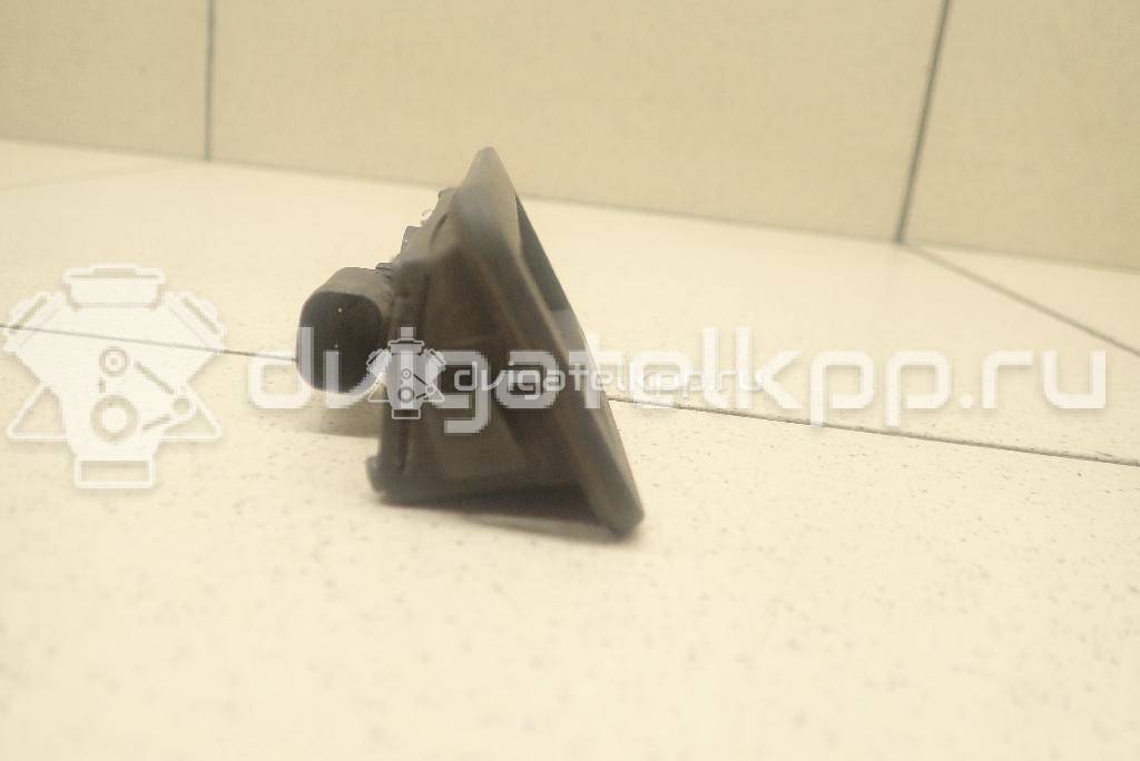 Фото Кнопка открывания багажника  1857333 для Ford Fiesta / Focus / C-Max / Galaxy / Kuga {forloop.counter}}