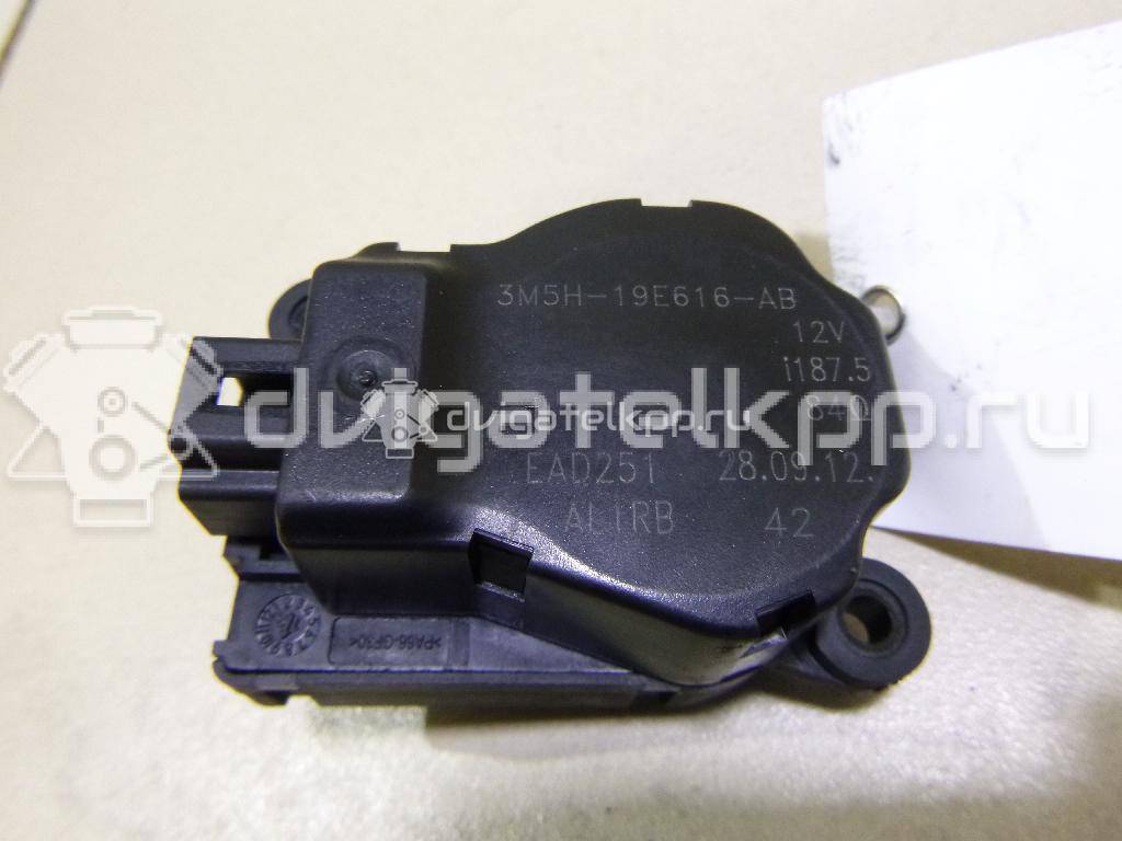 Фото Моторчик заслонки отопителя  3m5h19e616ab для Ford Focus / Tourneo / C-Max / Galaxy / Kuga {forloop.counter}}