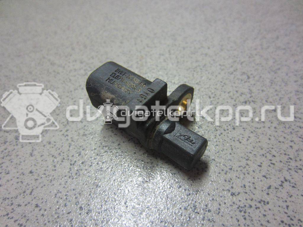 Фото Датчик ABS задний  1695086 для Ford Fiesta / Focus / Tourneo / C-Max / Galaxy {forloop.counter}}