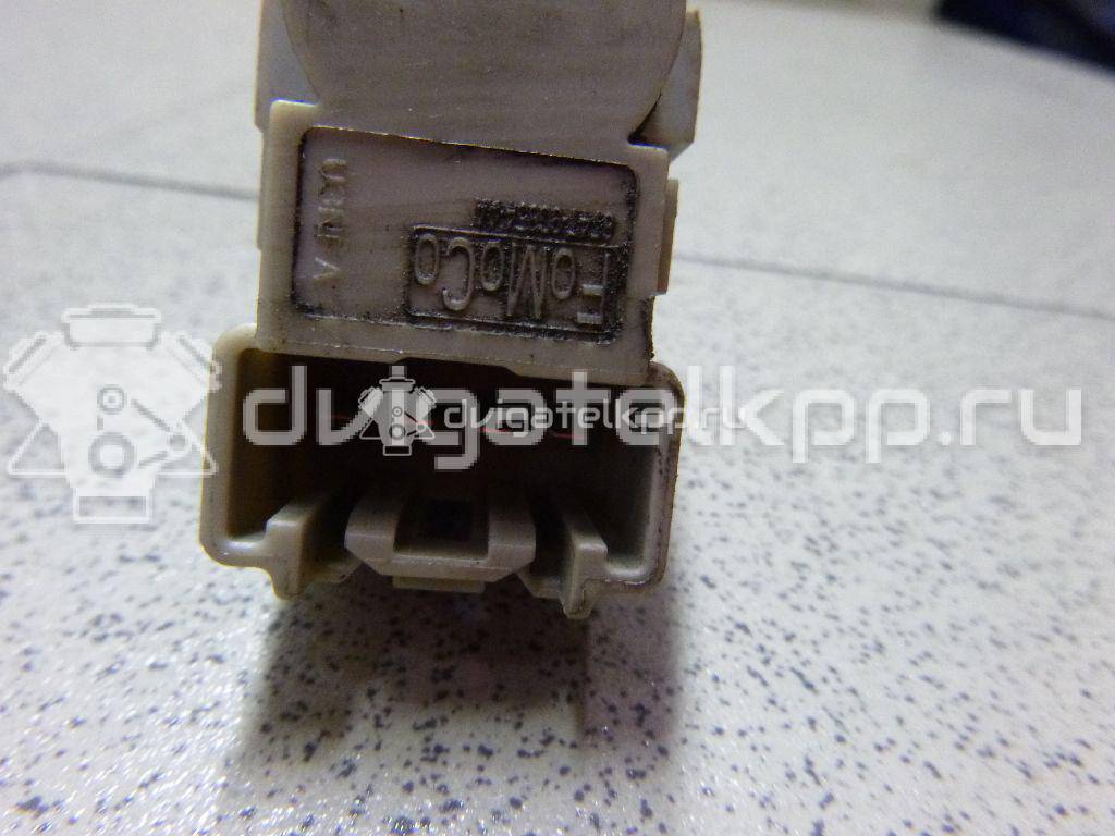 Фото Датчик включения стопсигнала  8T4T9G854AA для Ford Focus / Tourneo / C-Max / Ka / Galaxy {forloop.counter}}