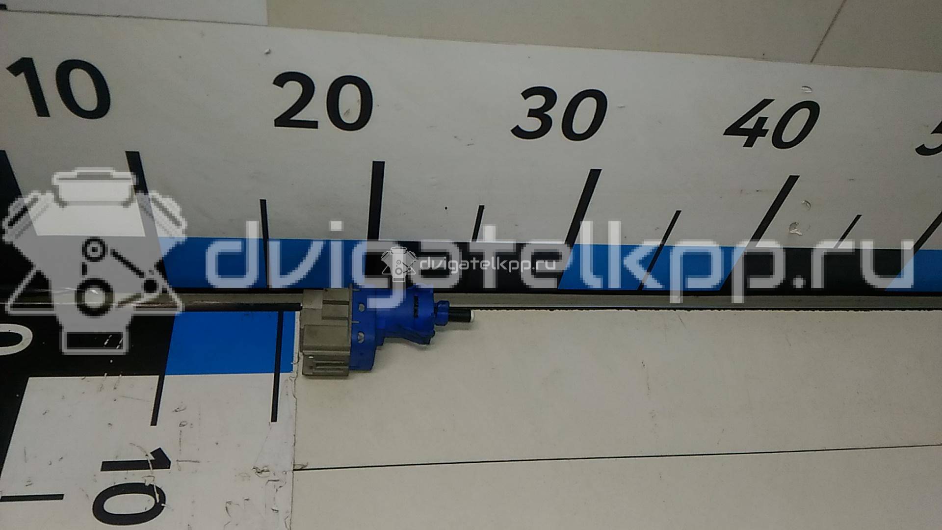 Фото Датчик включения стопсигнала  8T4T9G854AA для Ford Focus / Tourneo / C-Max / Ka / Galaxy {forloop.counter}}