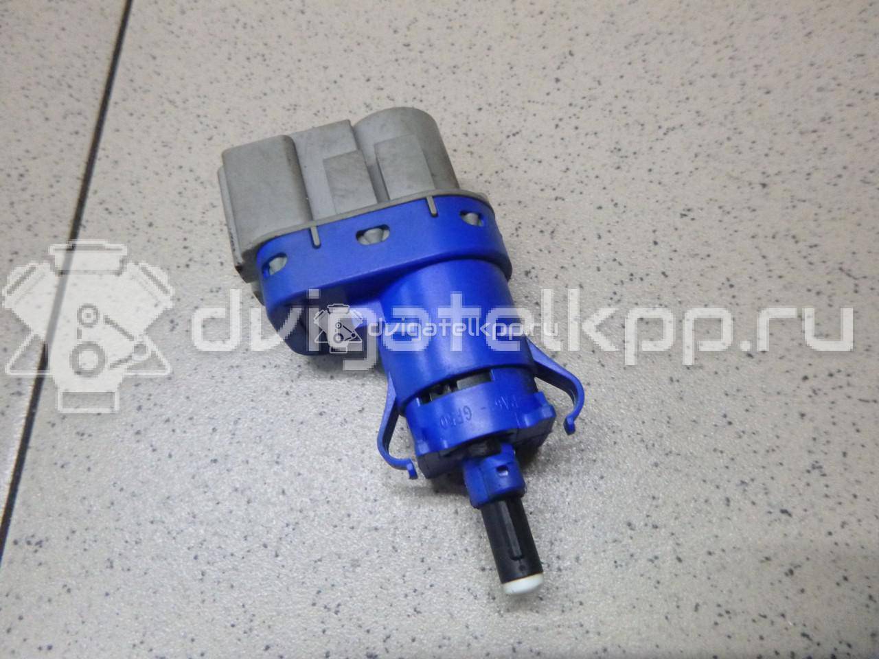 Фото Датчик включения стопсигнала  8T4T9G854AA для Ford Focus / Tourneo / C-Max / Ka / Galaxy {forloop.counter}}
