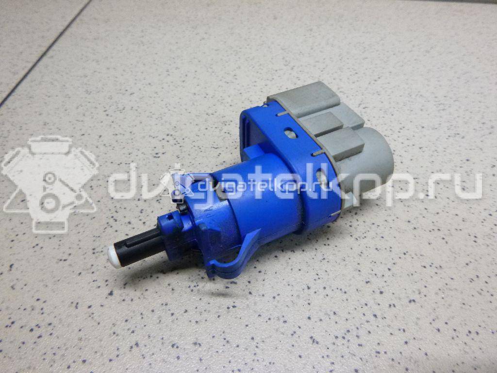 Фото Датчик включения стопсигнала  8T4T9G854AA для Ford Focus / Tourneo / C-Max / Ka / Galaxy {forloop.counter}}