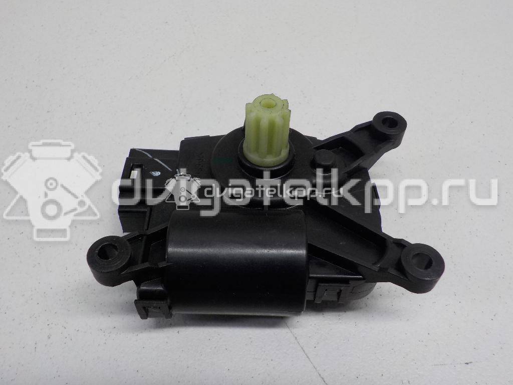 Фото Моторчик заслонки отопителя  av6n19b634aa для Ford Focus / Tourneo / Transit / C-Max {forloop.counter}}