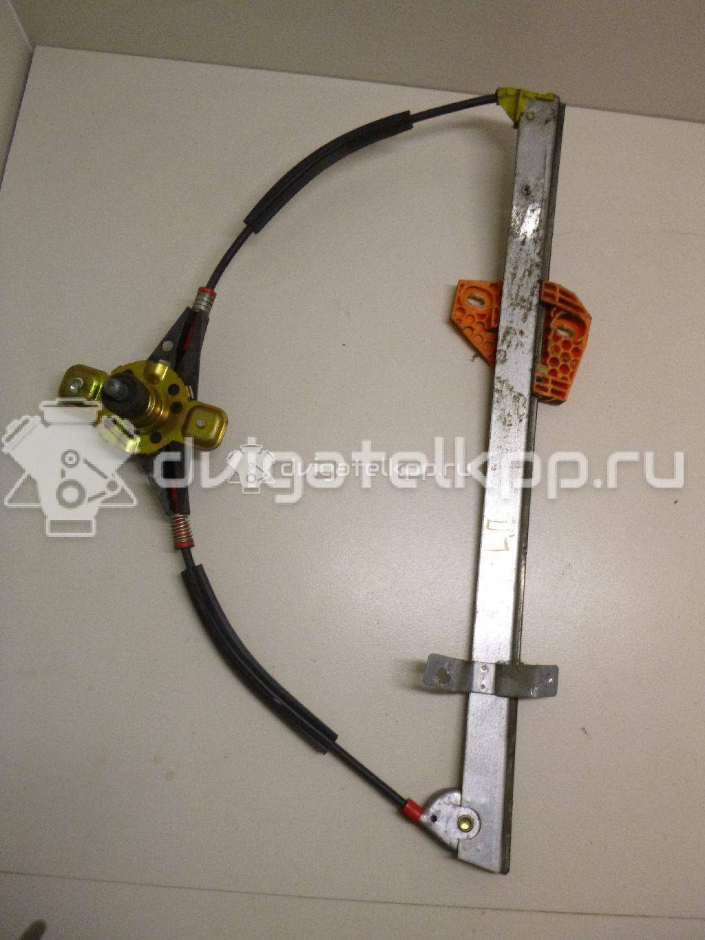 Фото Стеклоподъемник механ. передний левый  1074293 для Ford Fiesta {forloop.counter}}