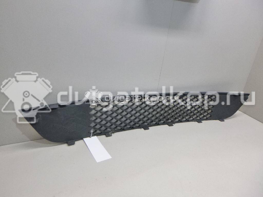 Фото Решетка в бампер центральная  1424462 для Ford Fiesta {forloop.counter}}