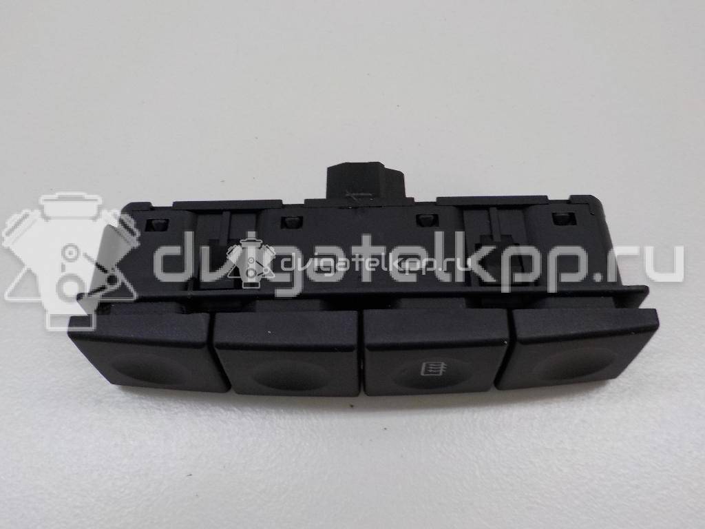 Фото Кнопка обогрева заднего стекла  1208513 для Ford Granada / Scorpio / Sierra / Capri / Consul {forloop.counter}}