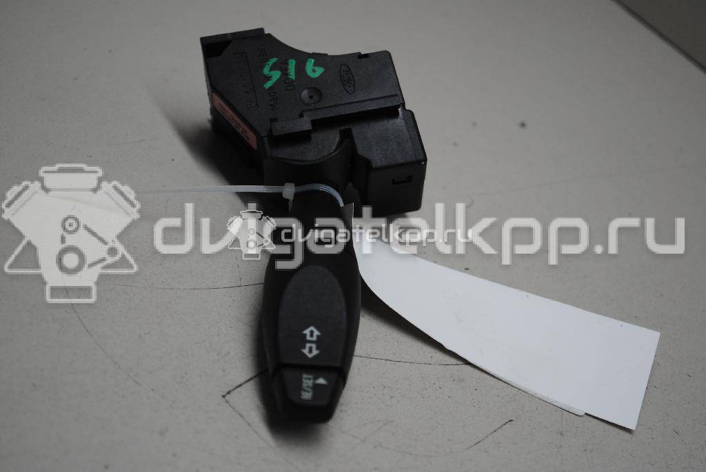 Фото Переключатель поворотов подрулевой  1379849 для Ford Fiesta {forloop.counter}}