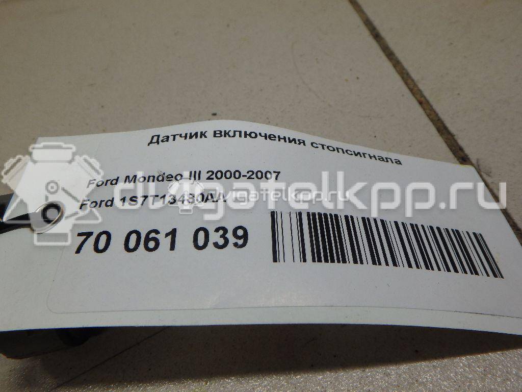 Фото Датчик включения стопсигнала  1S7T13480AA для Ford Fiesta / Focus / Tourneo / Cougar Ec / Fusion Ju {forloop.counter}}