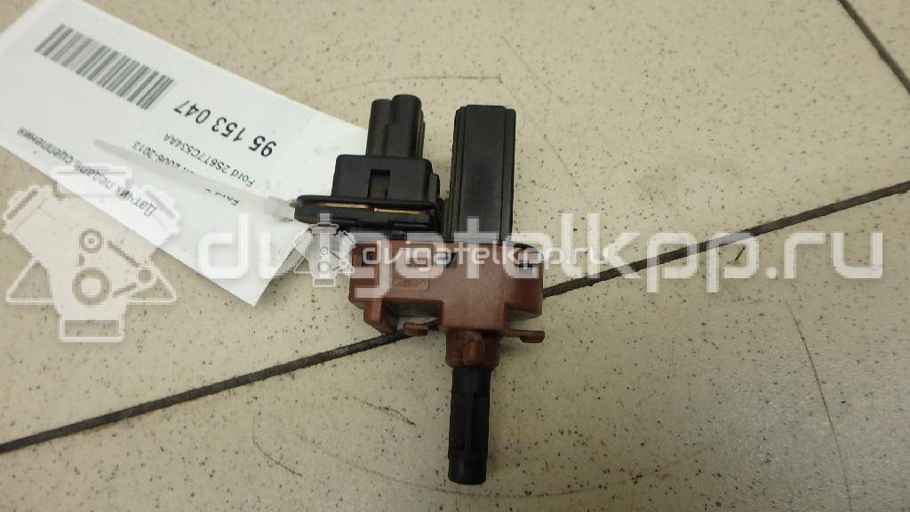 Фото Датчик педали сцепления  2S6T7C534AA для Ford Fiesta / Focus / Galaxy / Cougar Ec / Fusion Ju {forloop.counter}}