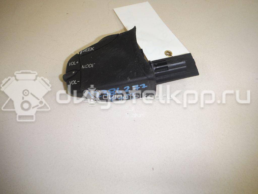 Фото Переключатель подрулевой управления магнитолой  1346664 для Ford Fiesta / Focus / Fusion Ju / Transit / Mondeo {forloop.counter}}