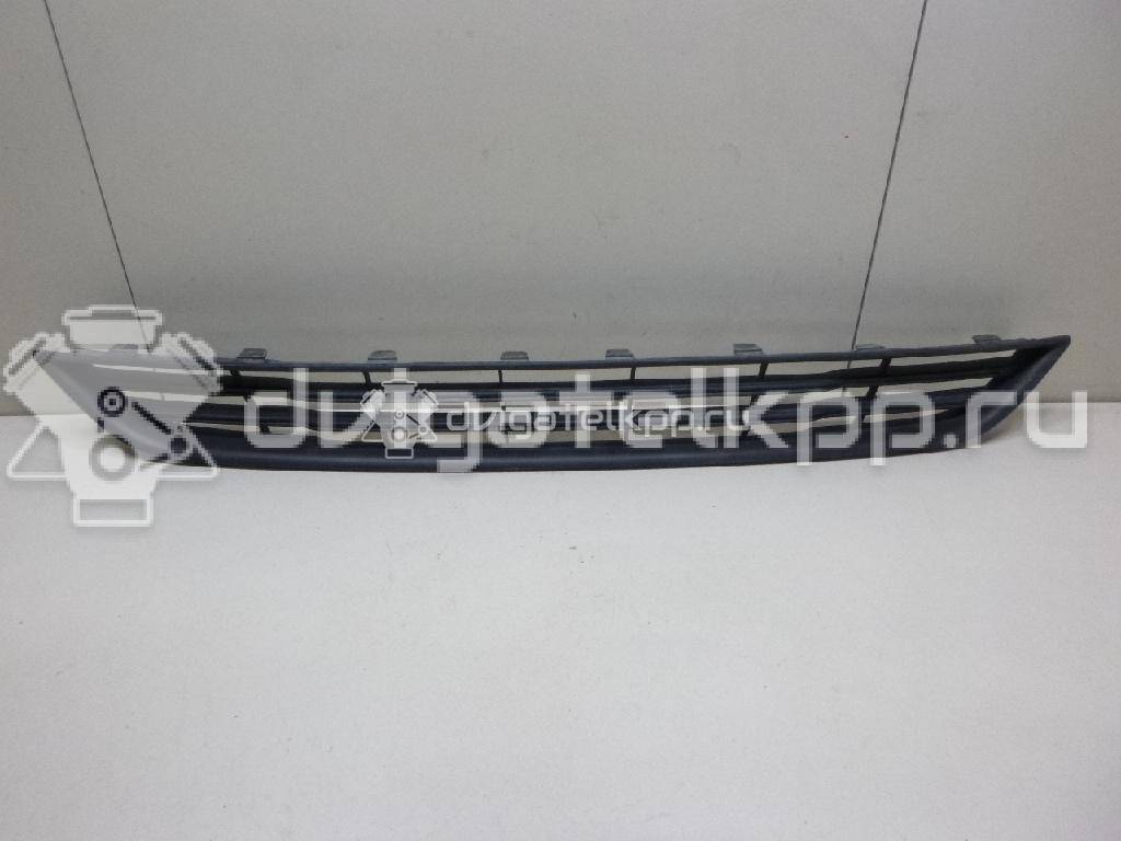 Фото Решетка в бампер центральная  1801374 для Ford Fiesta {forloop.counter}}