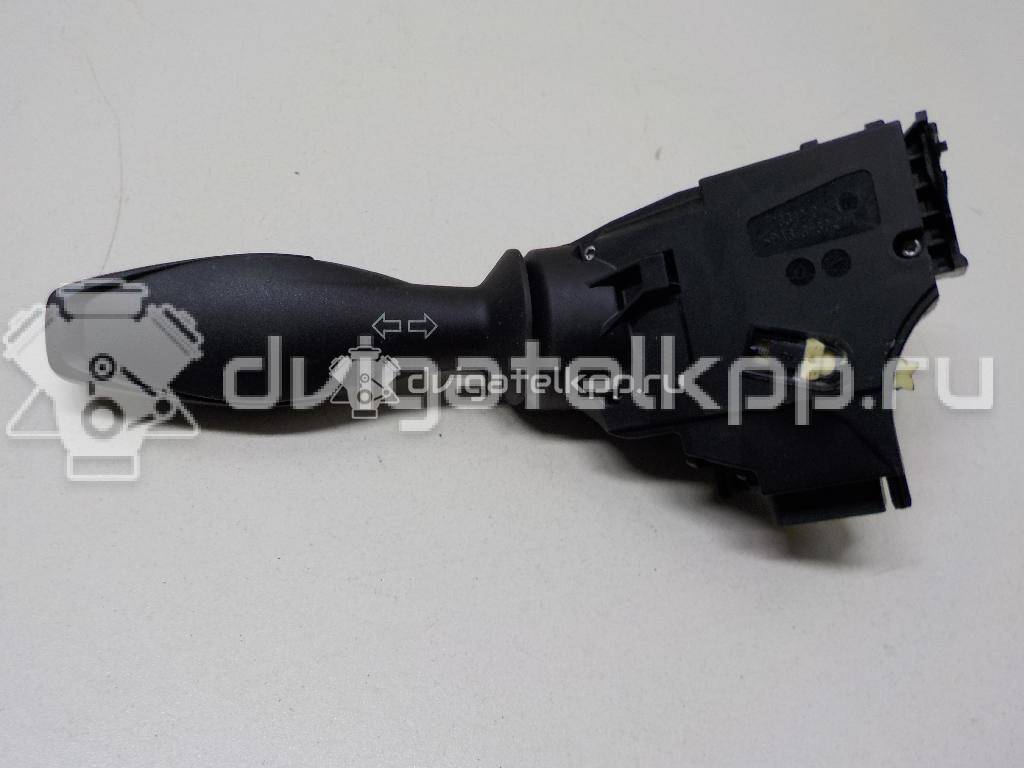 Фото Переключатель поворотов подрулевой  1682218 для Ford Fiesta {forloop.counter}}