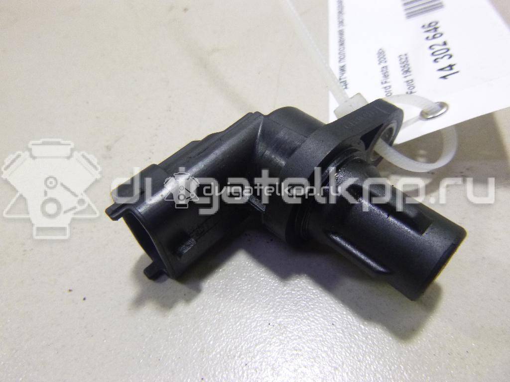 Фото Датчик положения распредвала  1905522 для Ford Fiesta / Focus / C-Max / Ka / Grand {forloop.counter}}