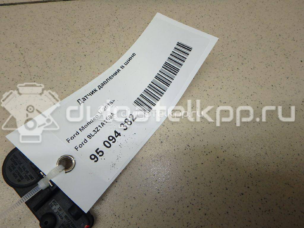 Фото Датчик давления в шине  9L3Z1A189A для Ford Fiesta / Focus / Tourneo / C-Max / Ka {forloop.counter}}