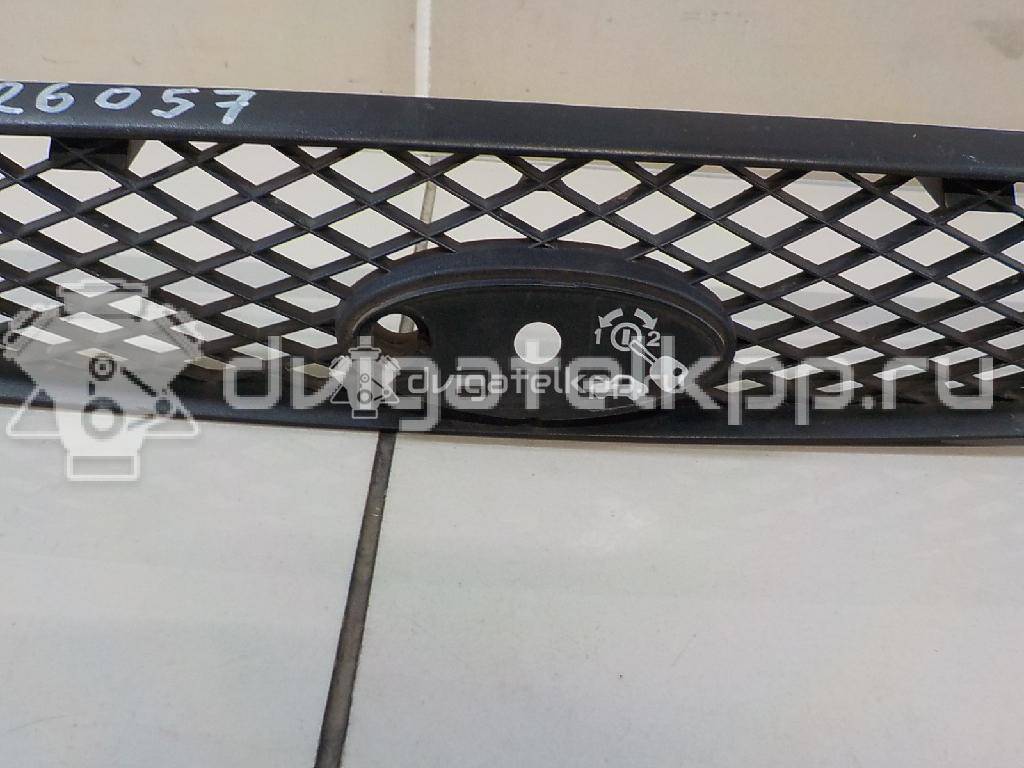 Фото Решетка радиатора  1132681 для Ford Focus {forloop.counter}}