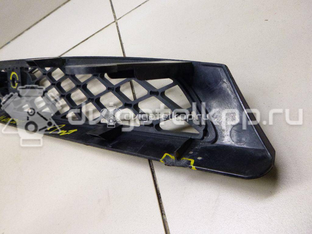 Фото Решетка радиатора  1744364 для Ford Focus {forloop.counter}}