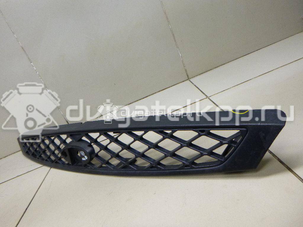 Фото Решетка радиатора  1744364 для Ford Focus {forloop.counter}}