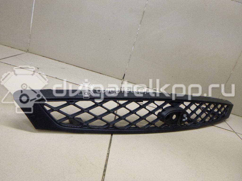 Фото Решетка радиатора  1744364 для Ford Focus {forloop.counter}}