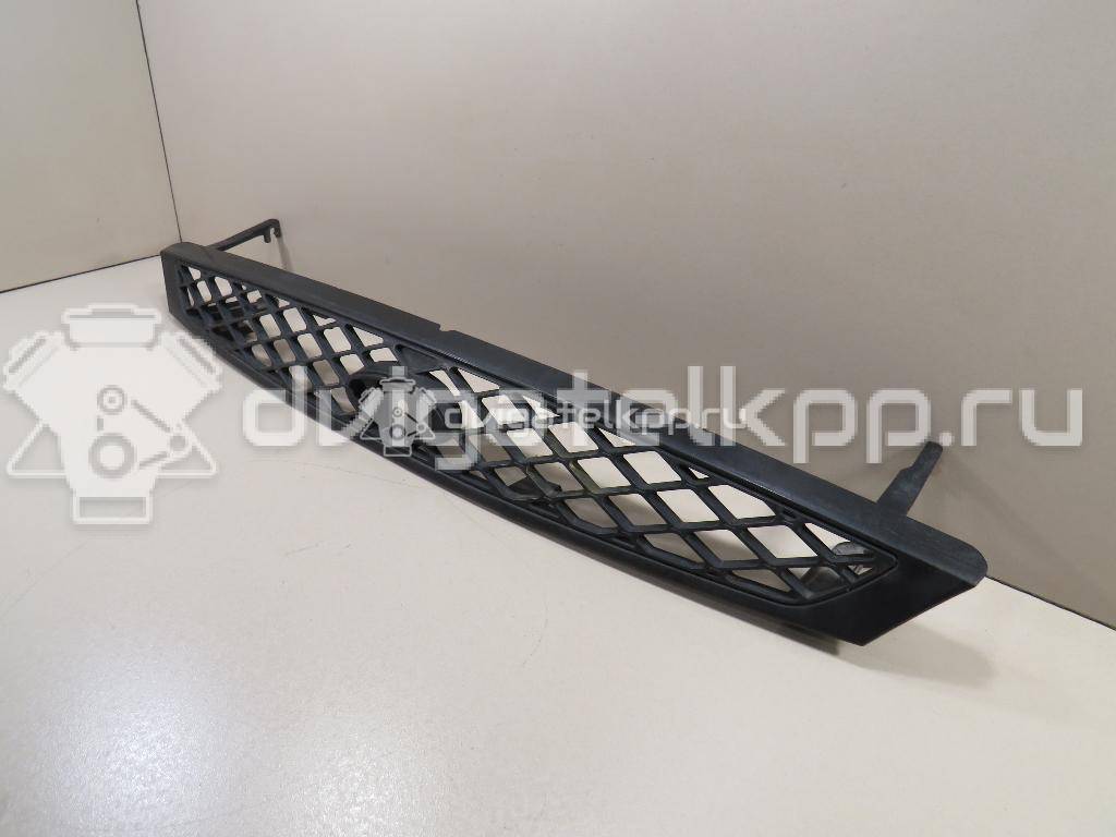 Фото Решетка радиатора  1744364 для Ford Focus {forloop.counter}}