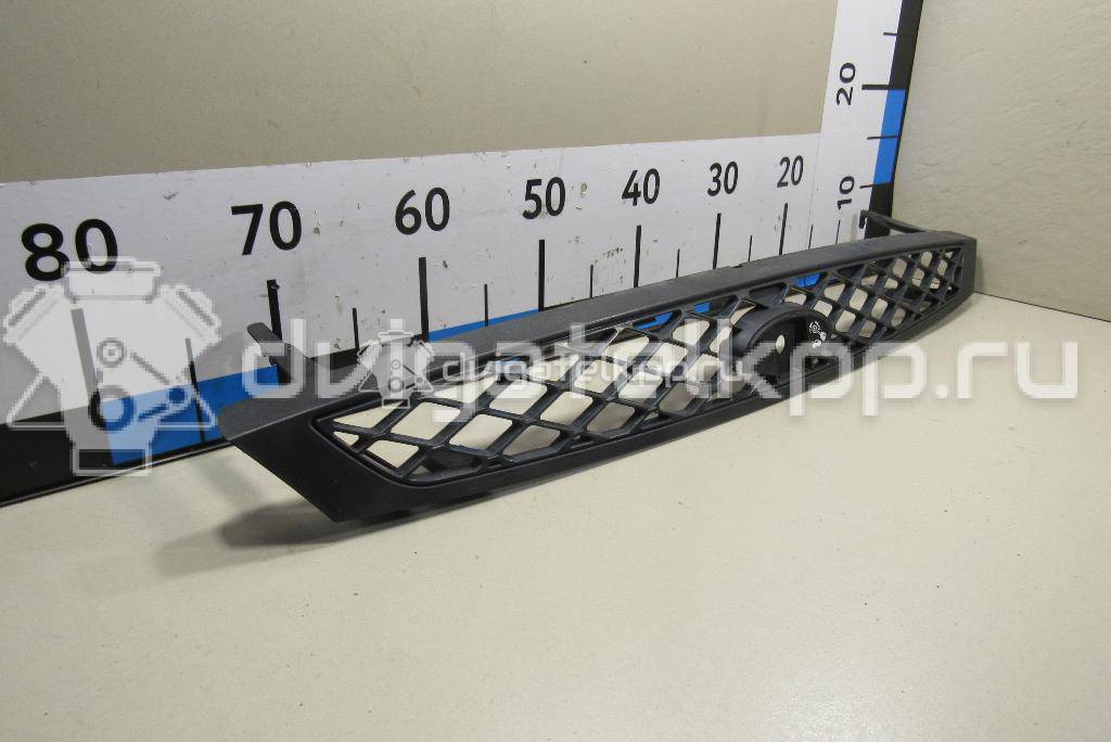 Фото Решетка радиатора  1744364 для Ford Focus {forloop.counter}}
