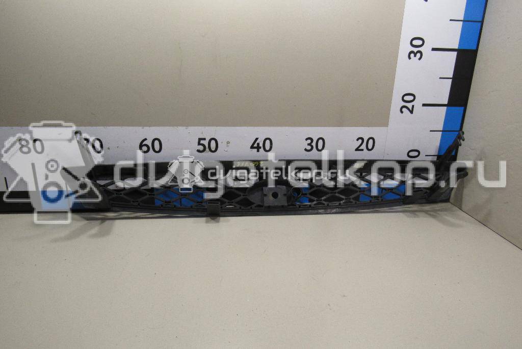 Фото Решетка радиатора  1744364 для Ford Focus {forloop.counter}}