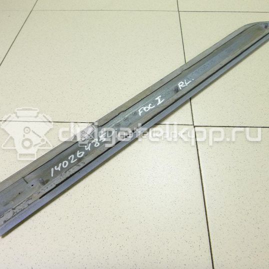 Фото Молдинг задней левой двери  1090849 для Ford Focus